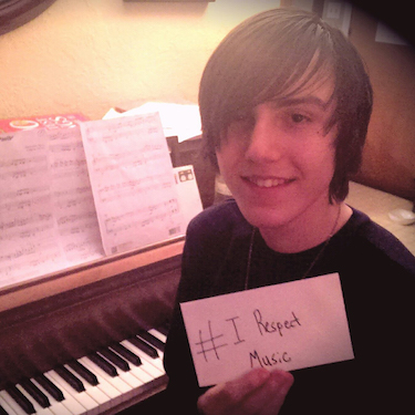 i-respect-music-kid-piano-sm